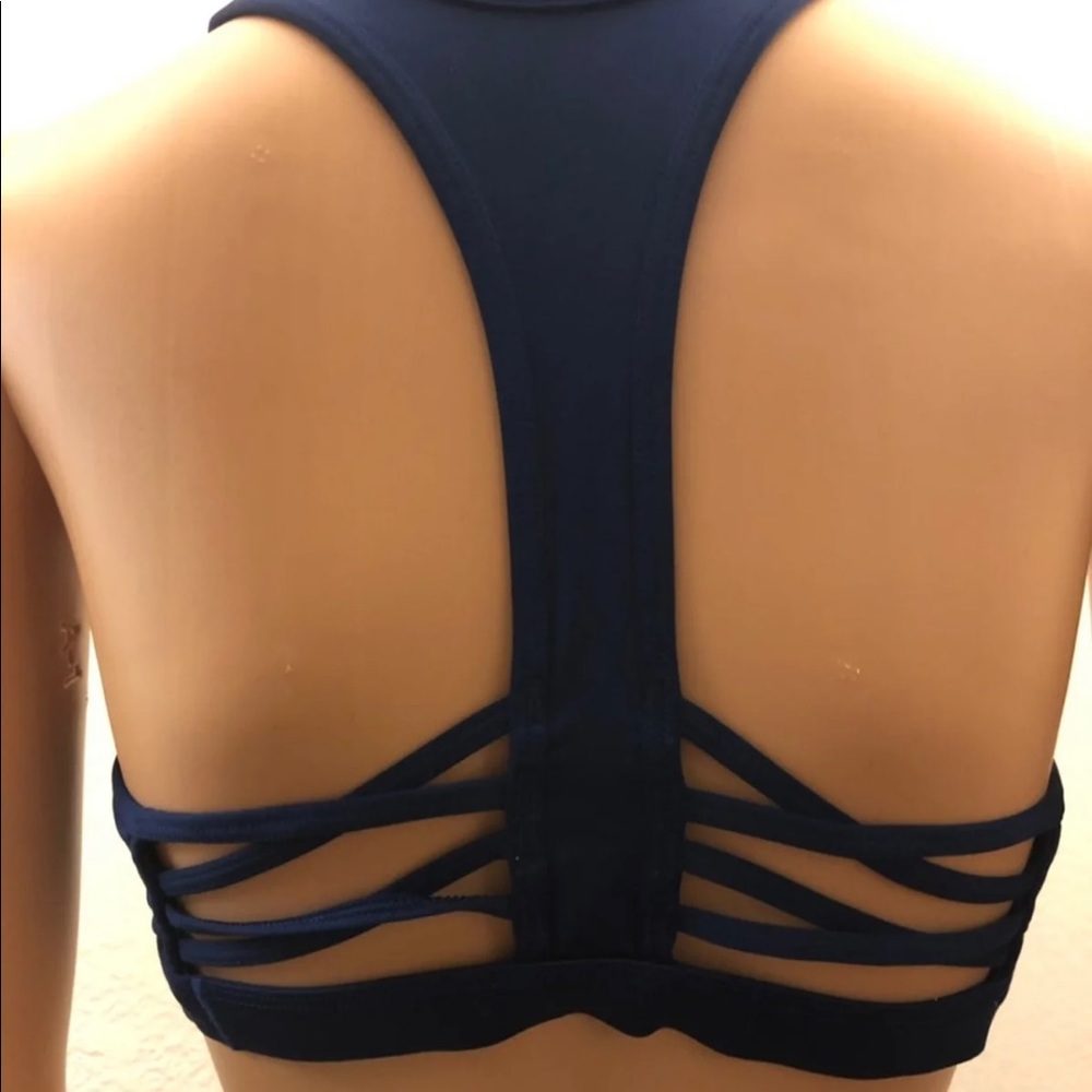 Victoria’s Secret Sports Bra Size Medium